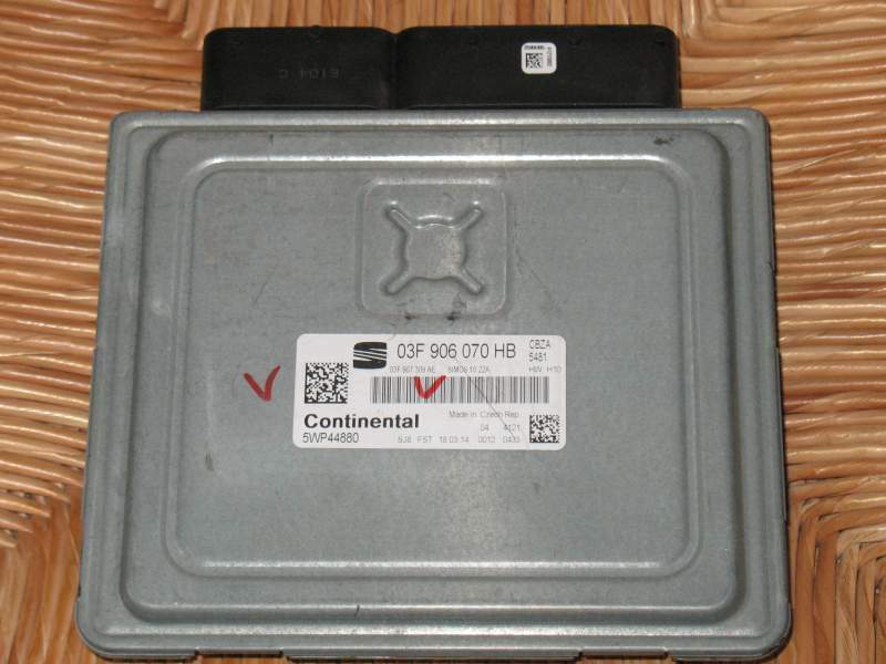 ECU Skoda Fabia Seat Ibiza 03F906070HB 5WP44880 Simos 10 22A