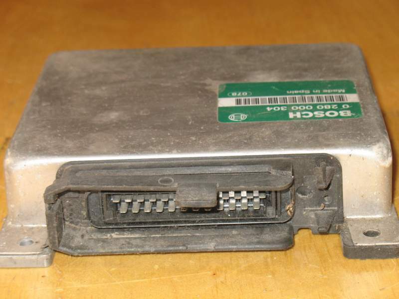 Engine Control Unit Opel GM 90122322 Bosch 0280000304