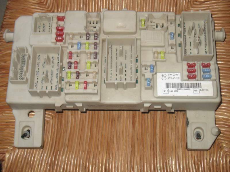 Ford Focus C-Max fuse box body 7M5T 14A073 BB