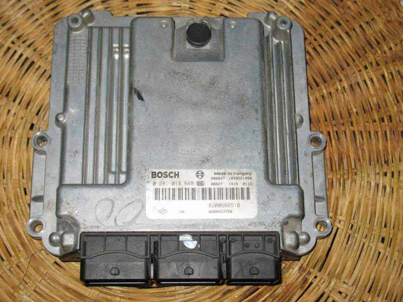 ECU VIVARO 2.0 DCI 0281014648 P8200943312 8200666516 8200823728 EDC 16CP33-6.1