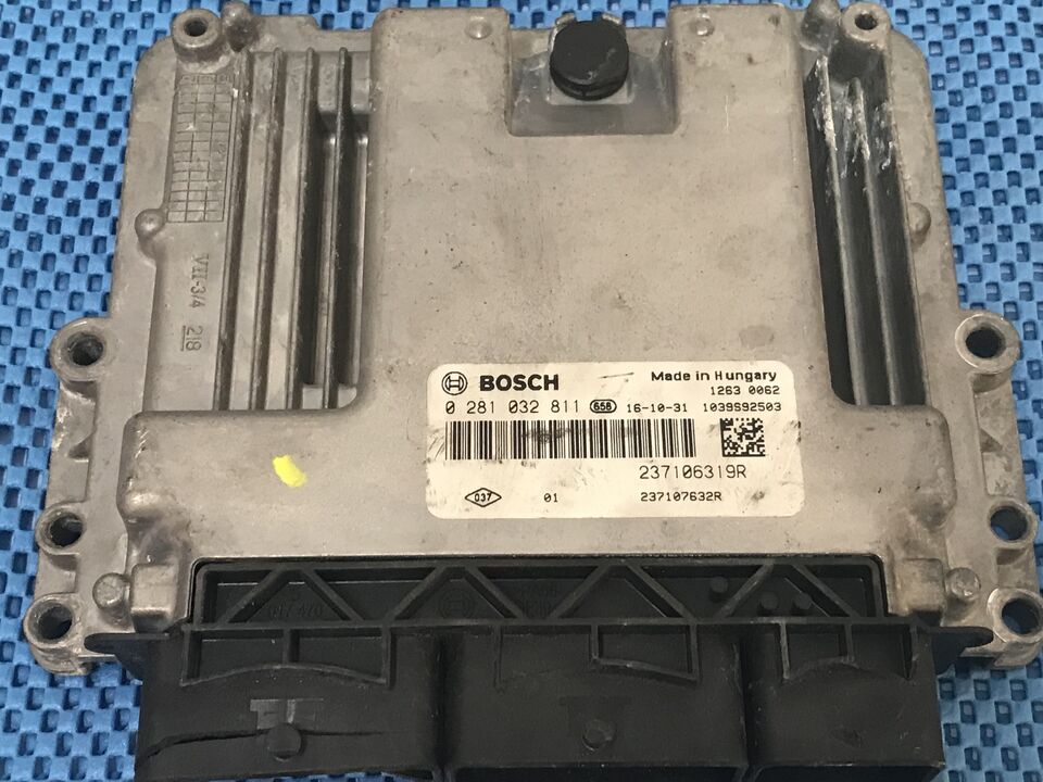 ECU CLIO DACIA 0281032811 237106319R 237107632R EDC 17C84-3.2