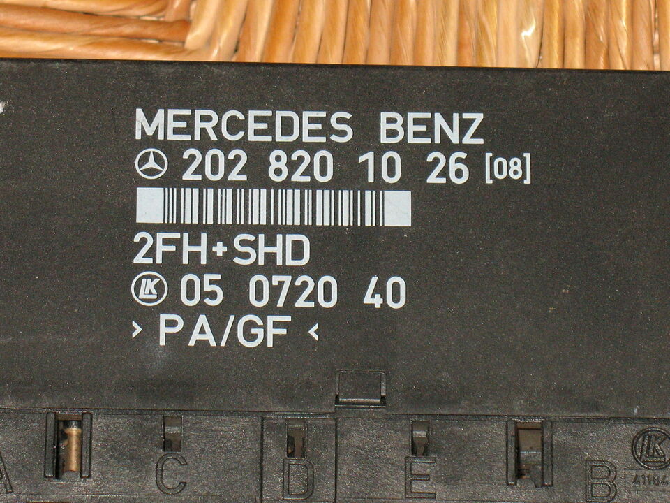 ECU Mercedes Benz W202 2028201026 05072040 Classe E - C