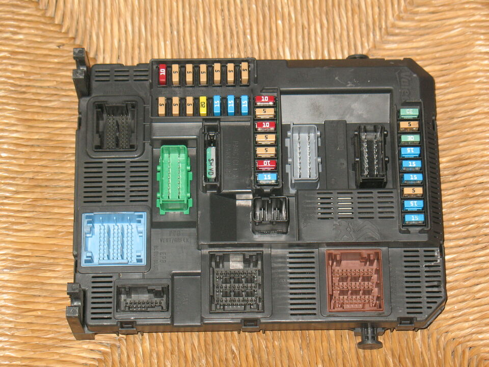 Ecu body N03-00 citroen peugeot bsi 2008 3008 9807532080 N03 00