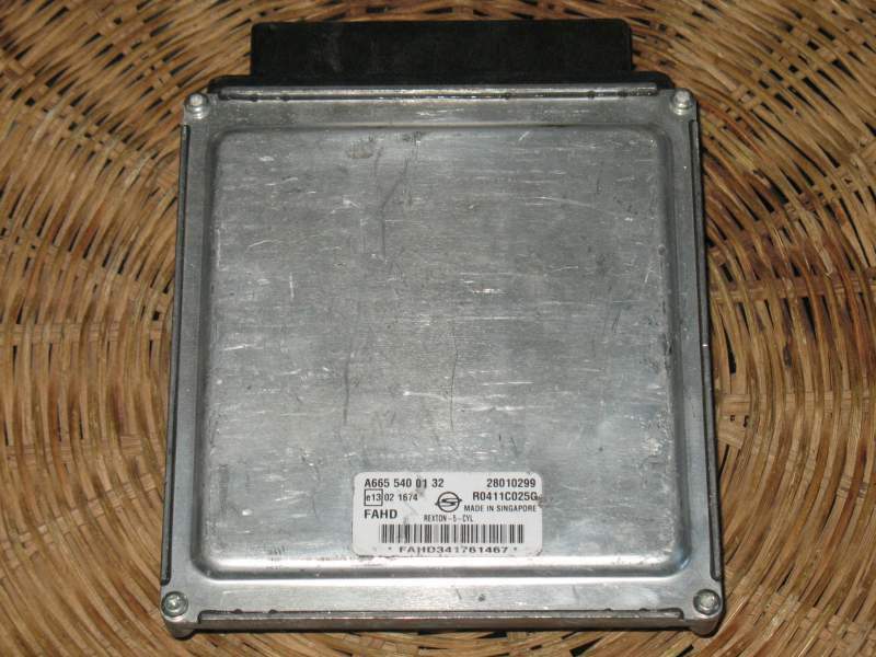 ECU Ssangyong Rexton 2.7 D A6655400132 R0411C025G 28010299