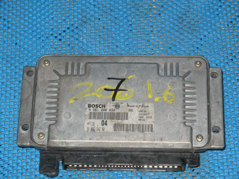 ECU PEUGEOT 206 1.6 BOSCH 0261206032 9633234280 MP7204