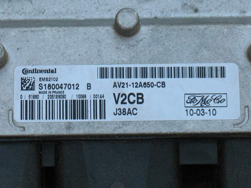 Ford Fiesta 1.25i ECU AV21-12A650-CB V2CB J38 AC S180047012B