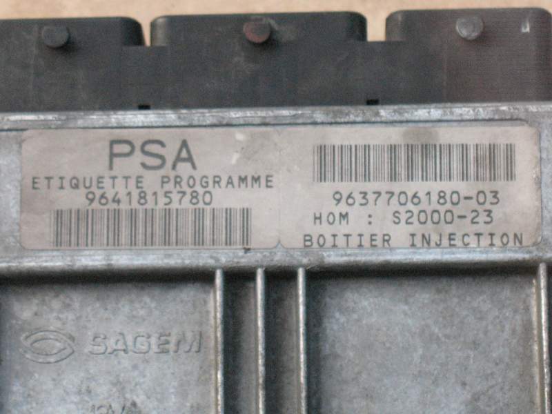 ECU PEUGEOT 206 1.4 21645547-7 9641815780 S2000-23 9637706180