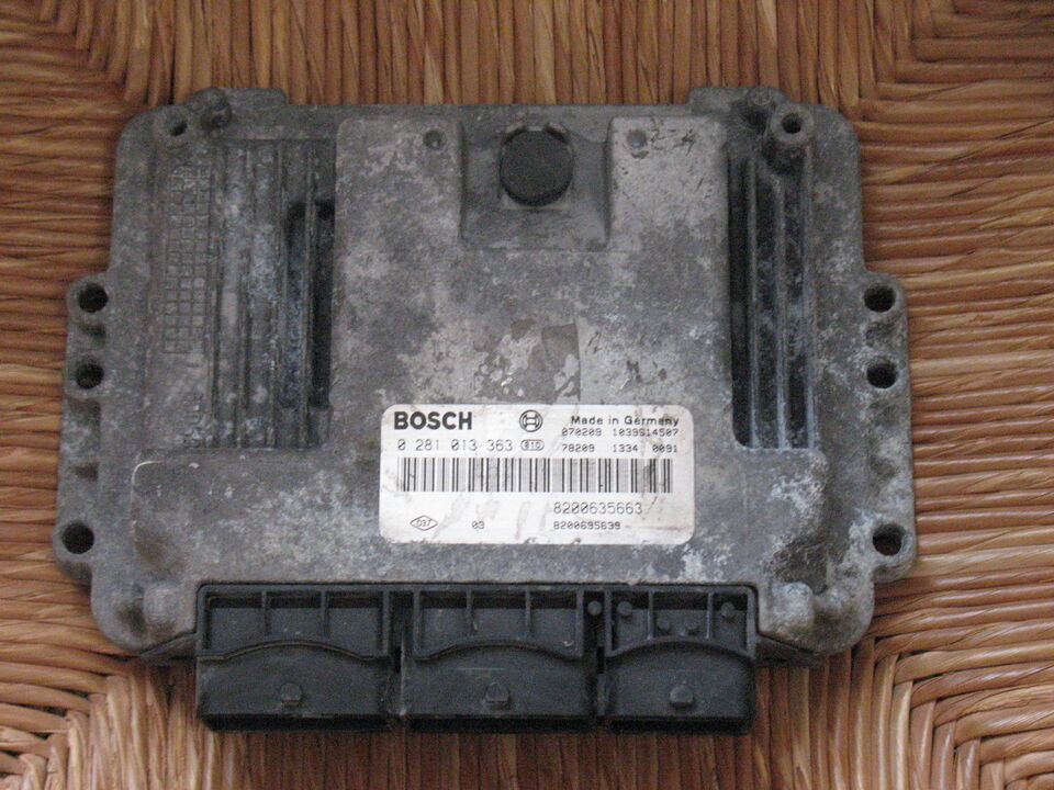 ECU OPEL RENAULT 2.5 DCI BOSCH 0281013363 8200635663 EDC 16C36-3.1