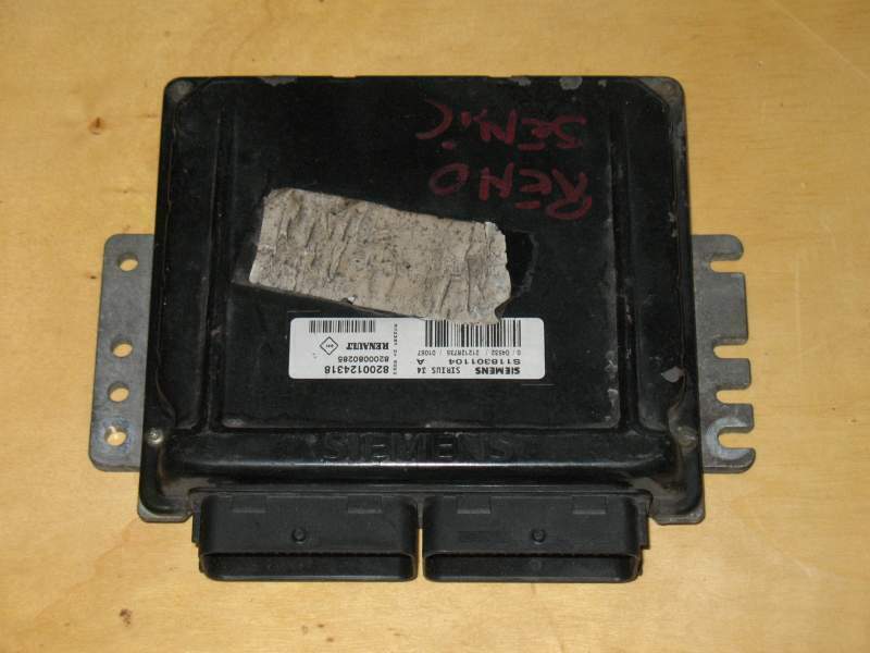 ECU SIEMENS S118301104A 8200124318 - 8200080285 MEGANE SCENIC