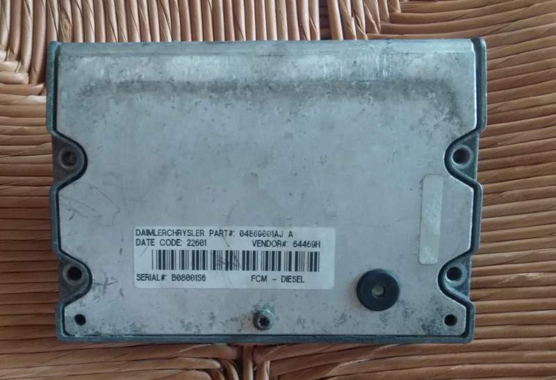 Ecu centralina pompa carburante voyager 2.5 04869001aj a