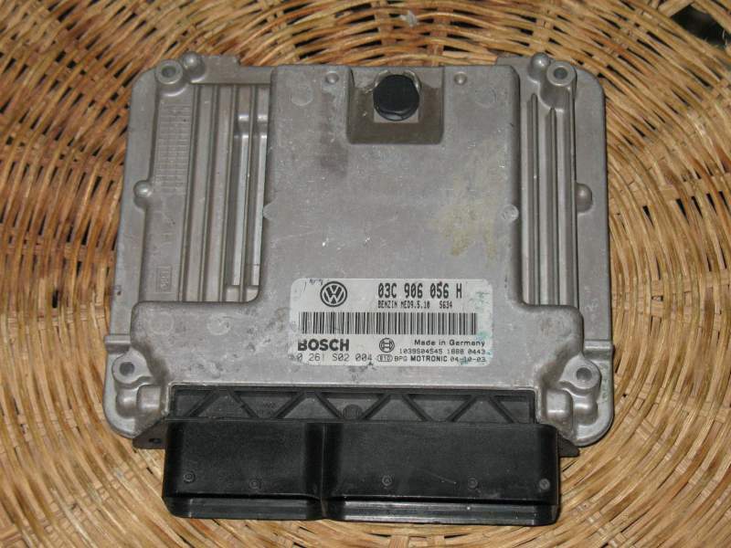 ECU VW GOLF 1.4 FSI 03C906056H BOSCH 0261S02004 MED9.5.10