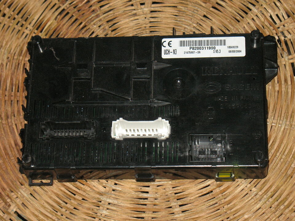 BSI RENAULT CLIO 1.2 Module UCH ECU P8200311990 UHC-N3