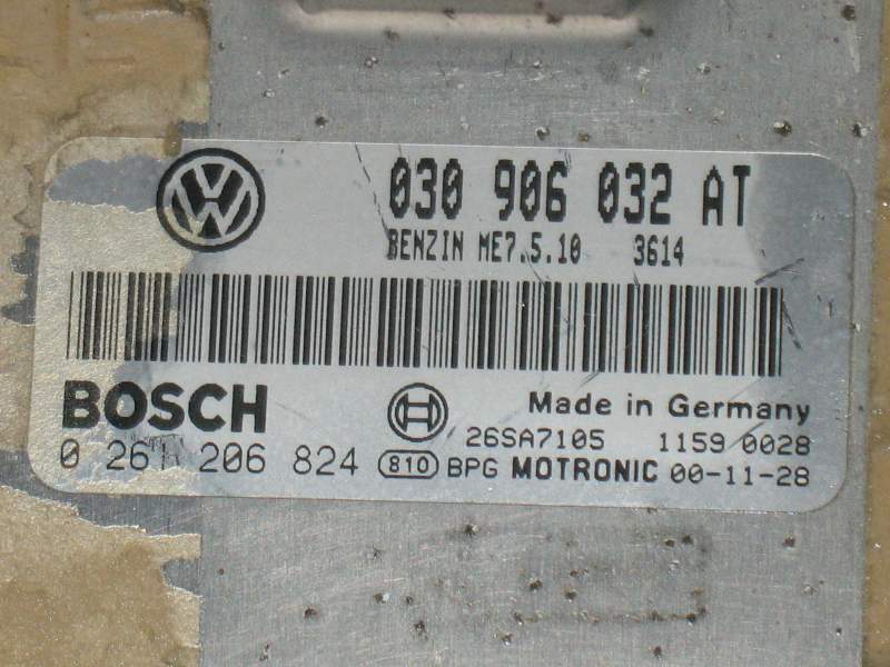 VW Lupo SEAT Arosa 1,4 60PS 030906032AT BOSCH 0261206824 ECU