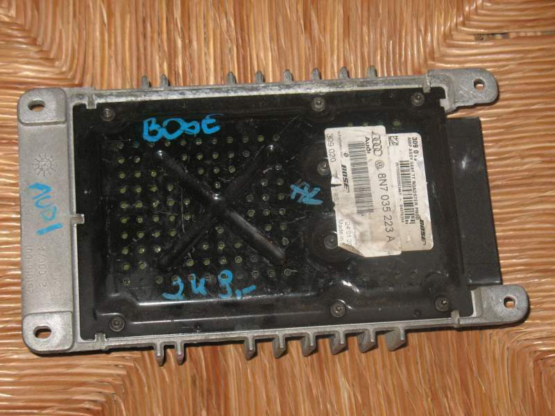 Audi TT MK1 Bose Radio Stereo Amplifier Amp 8N7035223A OEM