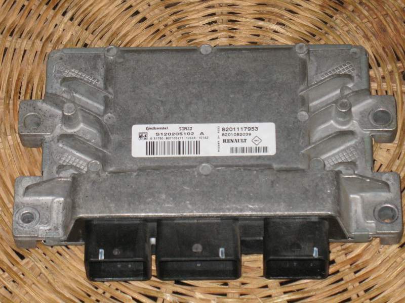 ECU S120205102A SIM32 DACIA SANDERO 8201117953 8201082039