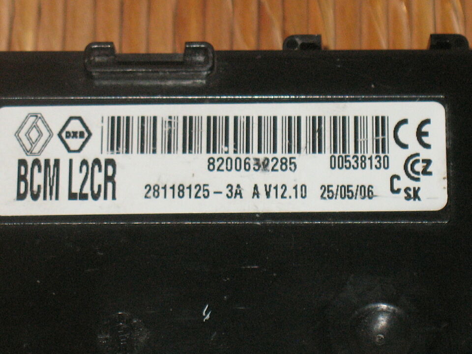 BCM L2CR 8200652285 28118125-3A Renault Johnson Controls