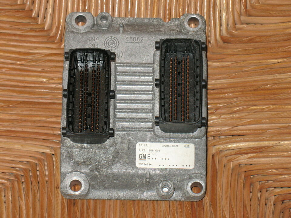 ECU OPEL ASTRA ZAFIRA BOSCH 0261208600 GM 55354334 ME 7.6.2