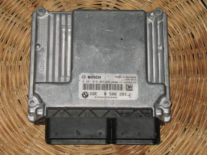 ECU BMW SERIE1 E81 E87 2.0 BOSCH 0281016068 8506281 1039s29125
