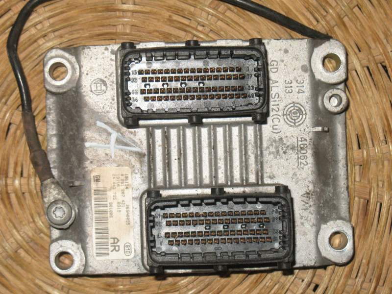 ECU MOTORE BOSCH 0261207421 OPEL 24443795 ME 7.6 H4