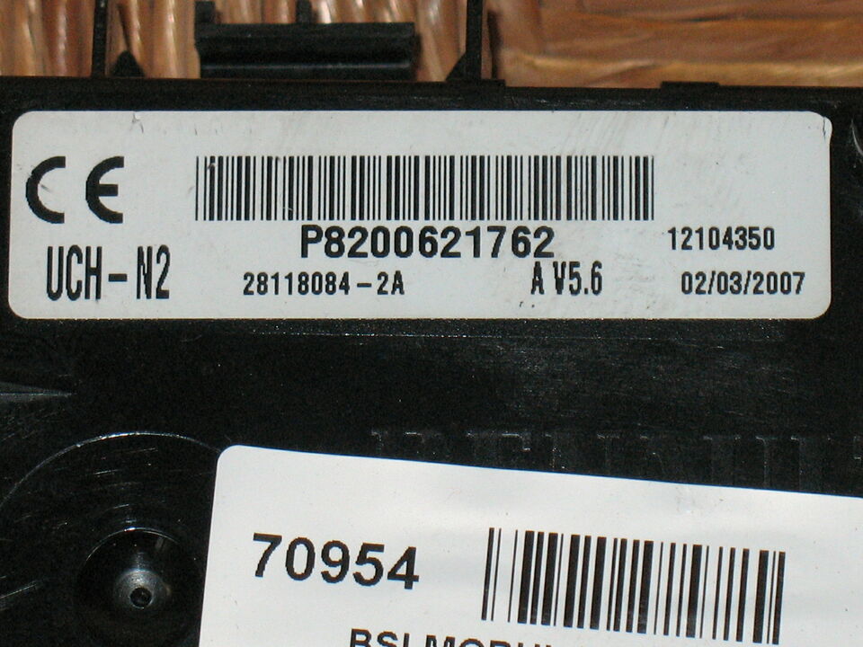 CLIO MK2 P8200621762 28118084-2A 281180842A A V5.6 AV56 UCH-N2