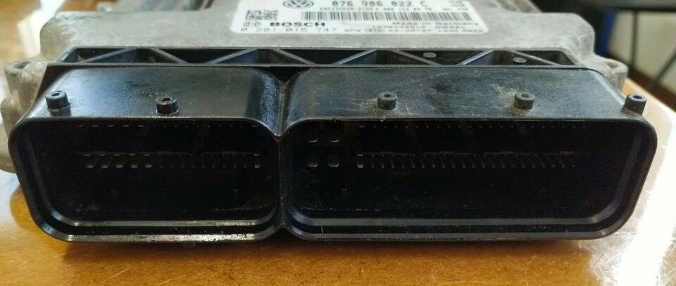 VW CRAFTER 2.5 TDI 076906022C 076906022 C 0281015747 EDC17CP20