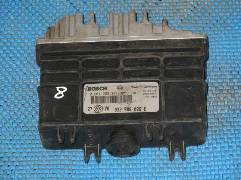 ECU VOLKSWAGEN GOLF 3 0261203304/305 032906026E