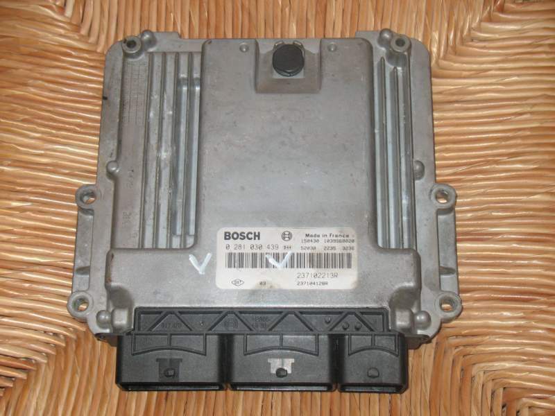 ECU Dacia Sandero II Dokker 1.4 0281030439 237104128R EDC 17C42