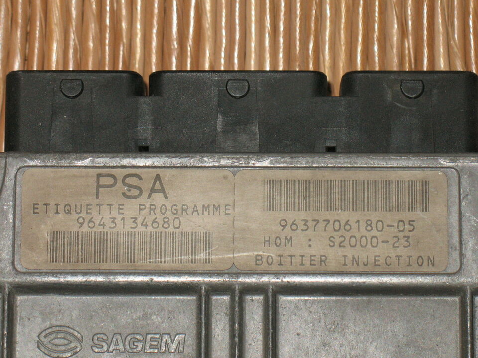 ECU PEUGEOT 206 1.4 SAGEM 216460874 9643134680 963770618005 S2000-23
