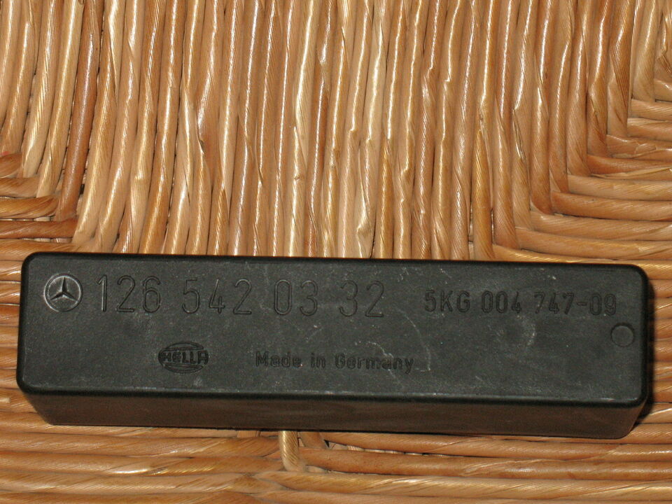 MERCEDES W124 Light Control Unit HELLA 1265420332