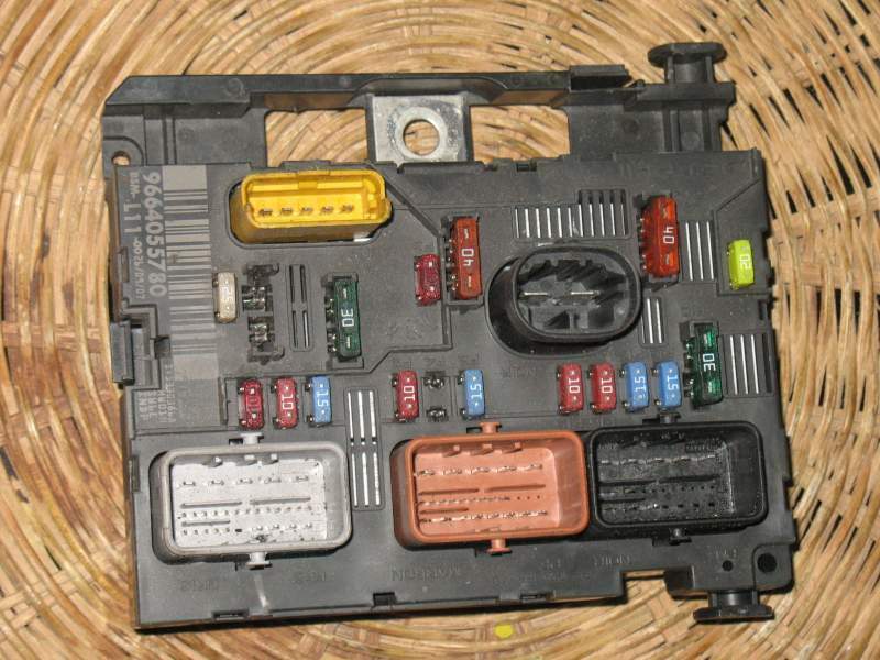 BODY PEUGEOT 207 1.6 HDI BSI 9664055780 BSM L11 fusibili