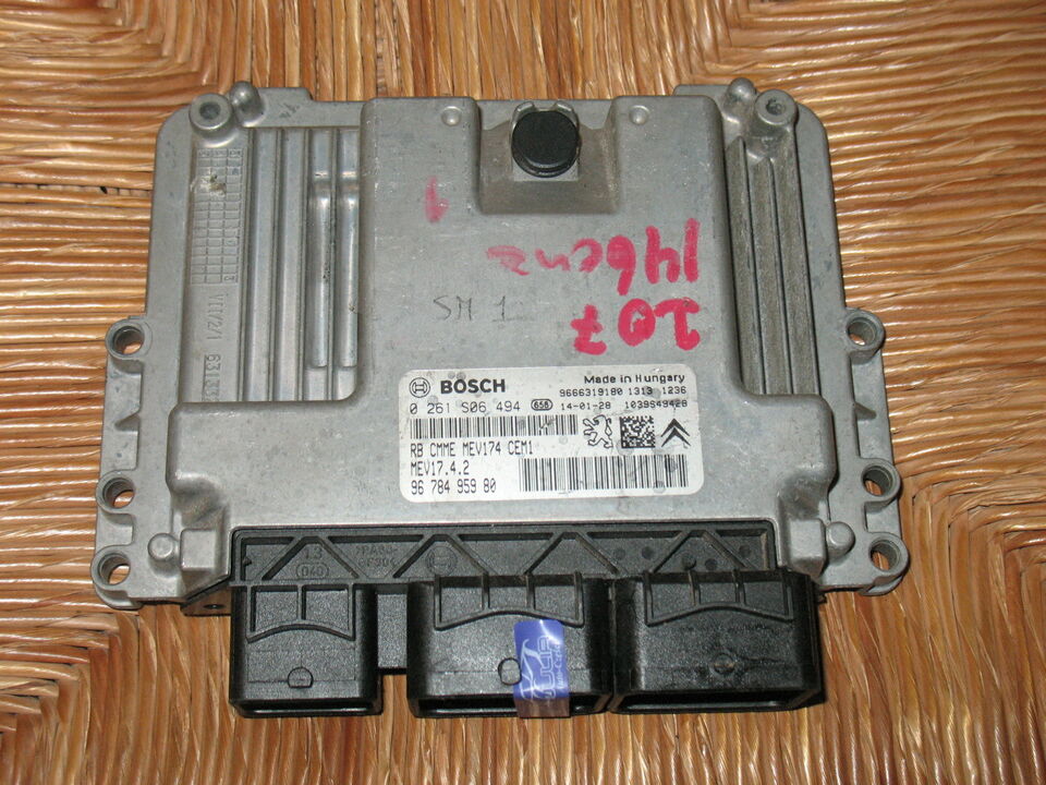 ECU CITROEN Ds3 BOSCH MEV17 4.2 0261S06494 9678495980 PEUGEOT 508