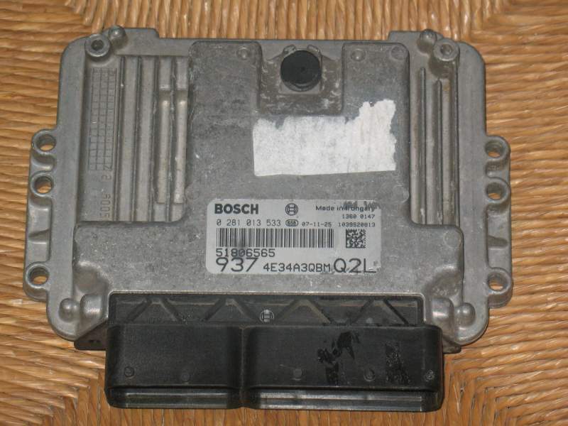 ECU CENTRALINA ALFA ROMEO 147 JTD 150 CV 0281013533 51806565