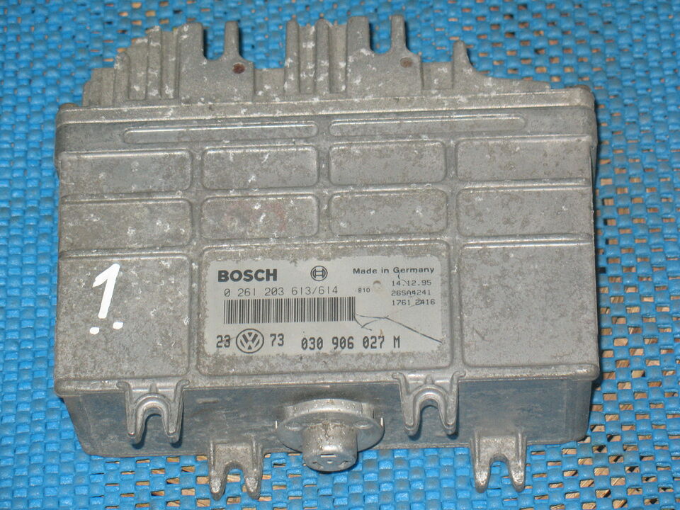 ECU CENTRALINA VW Golf 3 030906027M Bosch 0261203613/614