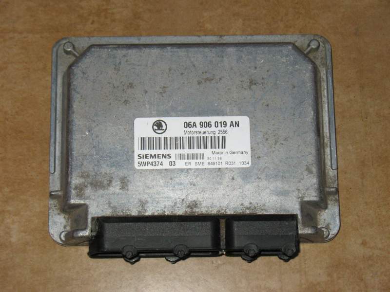 ECU SKODA OCTAVIA SIEMENS 5WP4374 03, 5WP437403, 06A906019AN