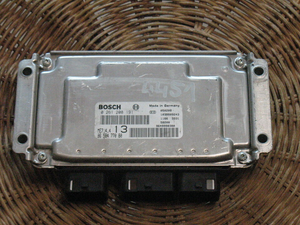 Centralina motore Peugeot 1007 1.6 BOSCH 0261208191 9658477080