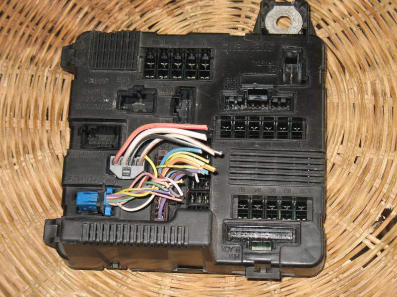 Renault Megane II 02 08 Fusebox Body x84 8200306033 S118399300