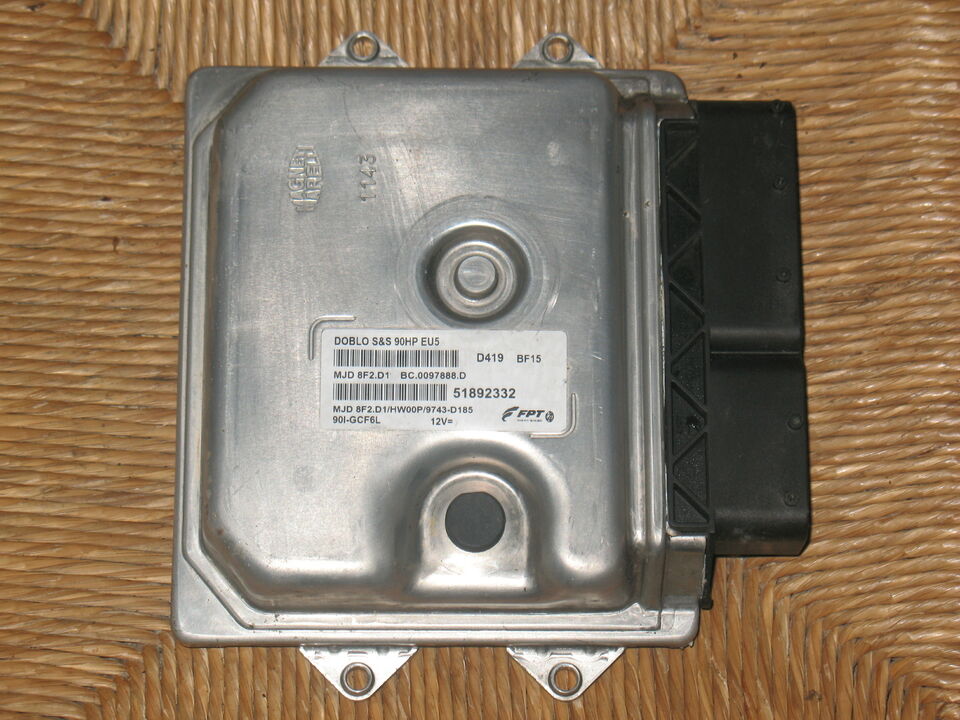 ECU Fiat Doblò 1.3 Mjt 90HP 9743D185 51892332 MJ8F2.D1 32 HW00P