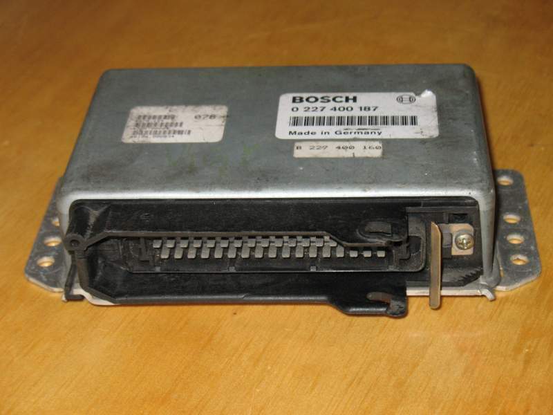 Per modello 164 3000 V6: -centralina motore BOSCH 0227400187