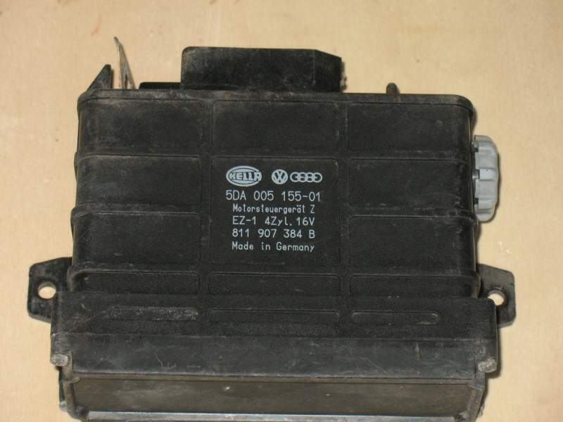 Centralina del motore VW 811-907-384 TAN Triumph-Adler