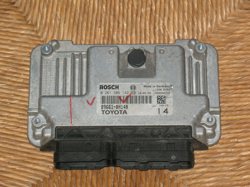 ECU PEUGEOT 107 Toyota Aygo 1.0 , 0261S06142 89661-0H140.