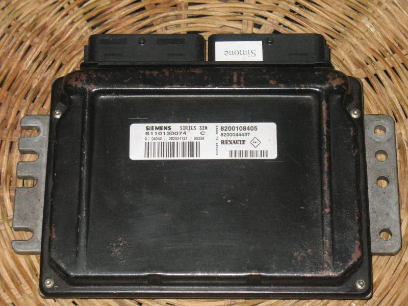 ECU CLIO 1.4 S110130074C 8200108405 8200044437 SIRIUS 32N