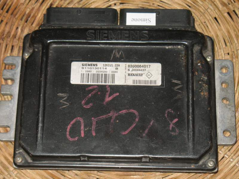 ECU RENAULT CLIO 1.2 S110130114B 110130114 8200064017 SIRIUS 32N