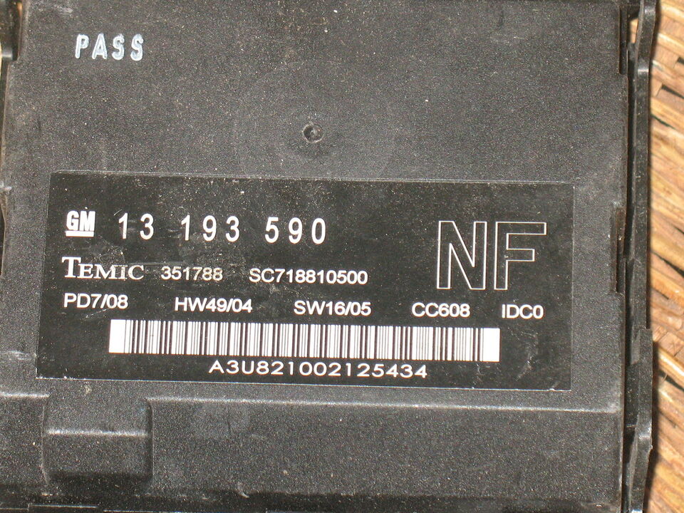 Ecu body computer opel bcm gm 13193590 13223678
