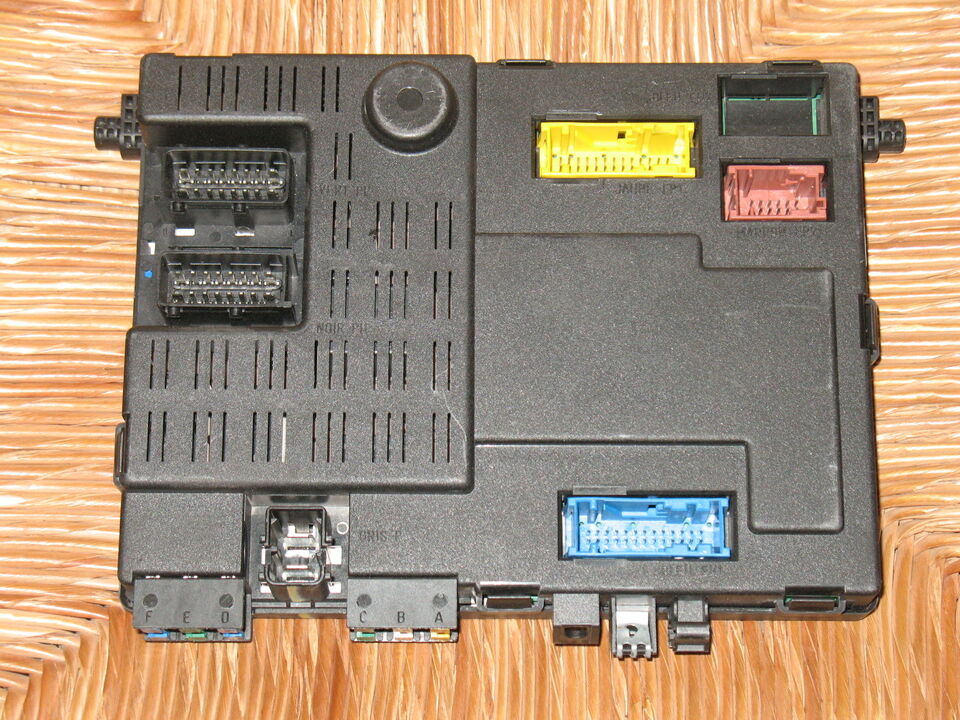 ECU BODY CITROEN PEUGEOT 730 058 12 73005812 9642409480