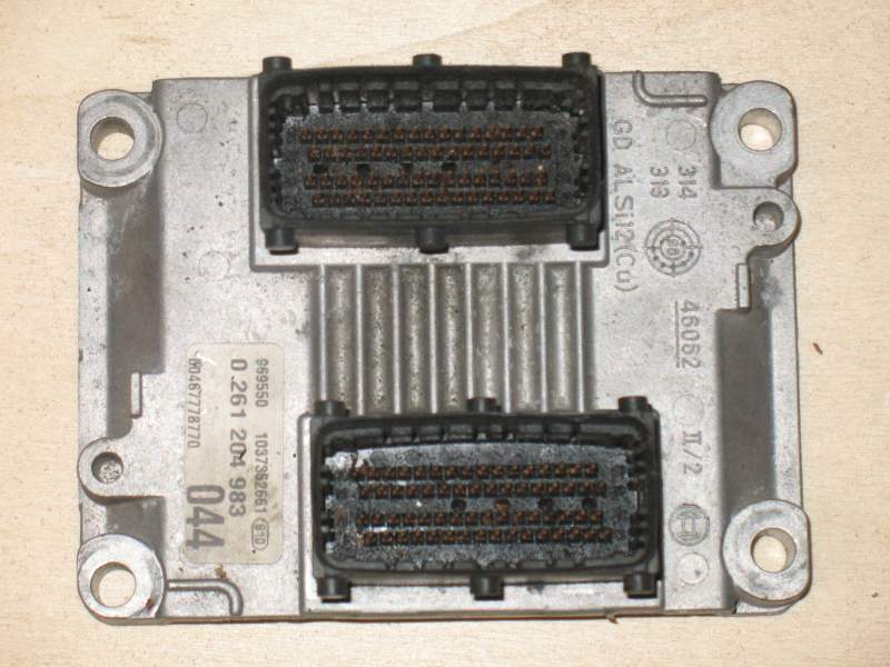 ECU FIAT PUNTO 1.2 16V BOSCH 0261204983 ME 7.3 H4 00447826310
