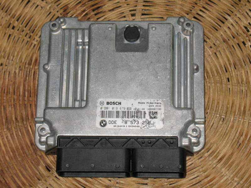 ECU BMW 3 F30 F80 Engine BOSCH 0281019679 DDE8573258 EDC 17C50-3.51