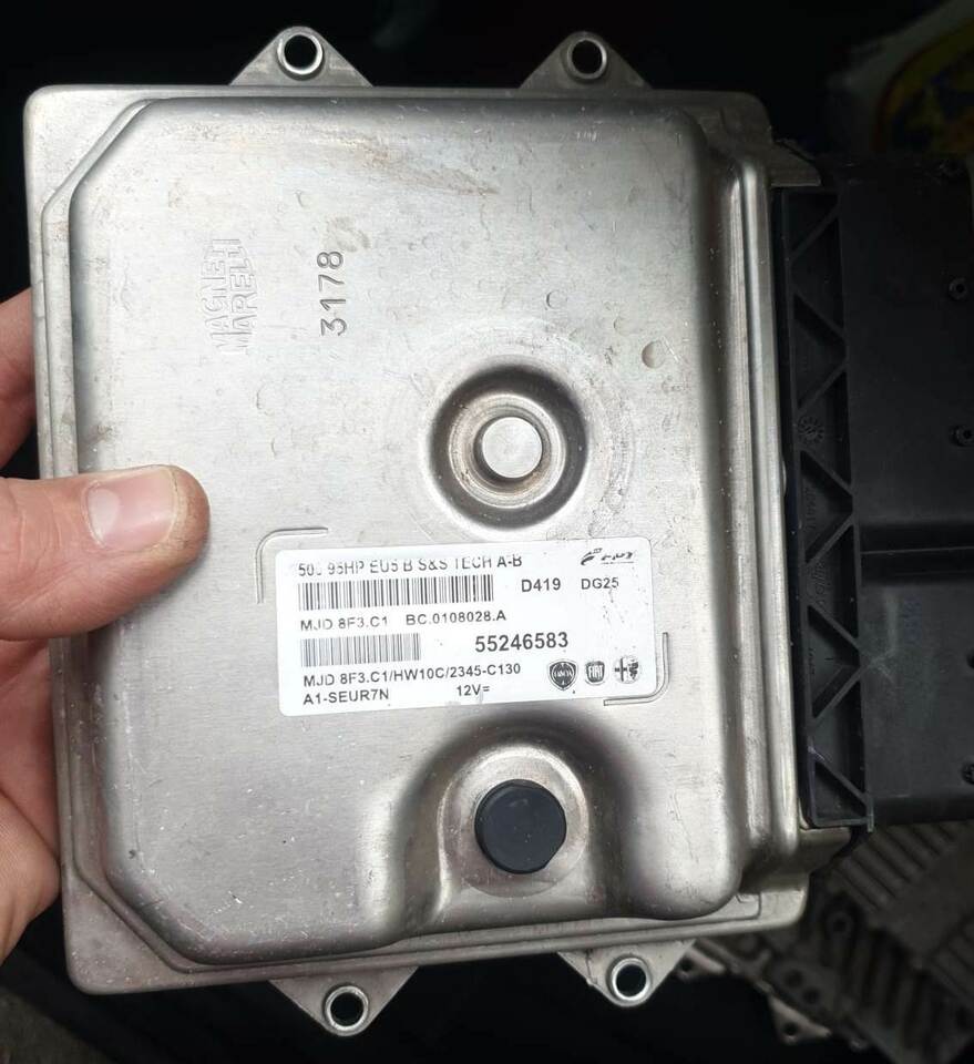 Ecu LANCIA Y 75 HP EU5 MJD8F2.W1 HW00A 51896814 8F2.W132