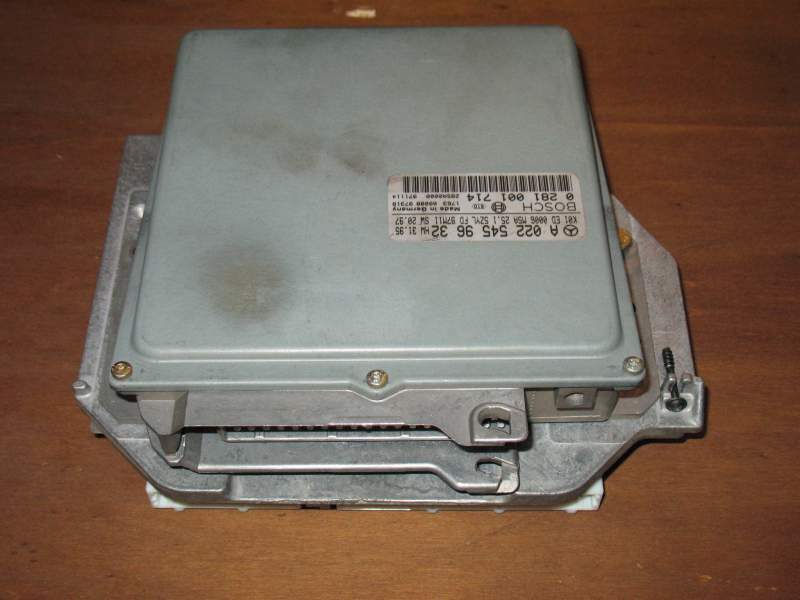 Mercedes Classe C W202 250TD cent. mot. A0225459632 0281001714