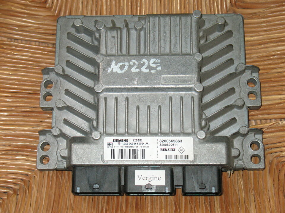 ECU CENTRALINA SCENIC 1.5 DCI SID301 S122326109A 8200565863
