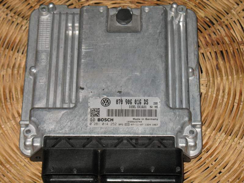 ECU VW T5 2.5 TDI 070906016DS 070906016 DS EDC16U31 0281014252